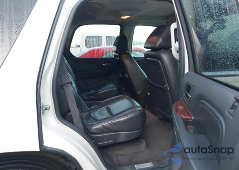 2008 Cadillac Escalade Standard z USA, uszkodzony, nr VIN 1GYFK63878R228099